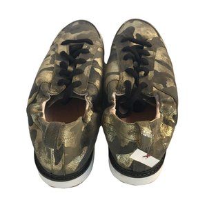 Camo Hush Puppies Shoes 10 wide New NWT